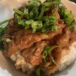 ラーメン・豚足 太吉 - あばら肉アップ！