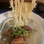 ラーメン・豚足 太吉 - 全粒粉中細ストレート麺(デフォ)