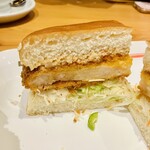 コメダ珈琲店 - 料理写真:エビカツパン