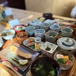 森の中のカフェ - 