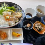 海の駅とまり 元気海 - ひらめ3種丼