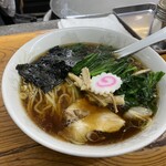 青島食堂 - 料理写真:青島ラーメン大盛(¥950)+茹でホウレン草増し100円