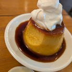 喫茶ランプティラ - かぼちゃプリン 550円✨️ふわっとやわらかいのに形を成しているのがすごい！カラメルに粗精糖かザラメ糖のジャリッとした部分がほのかにあって美味しいです♡