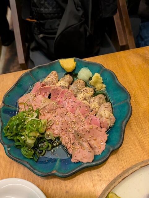 三茶 2025SS THREE Graphic T-shirt フロントのグラフィックは実際のTHREEに