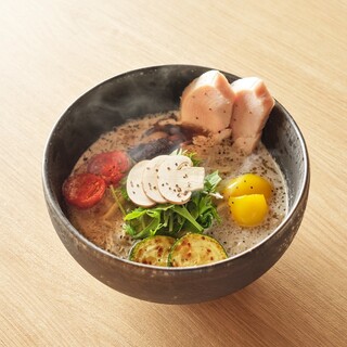 当店オリジナル「キノコベジソバ」！体にも嬉しい一杯です♪