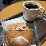スターバックスコーヒー - 料理写真:★本日のコーヒー（クリスマスブロンドロースト）