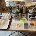 オールデイ ダイニング - お味噌汁（具はわかめと麩）orコンソメスープ（セルフサ—ビス）