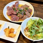 肉盛ホルモン - 