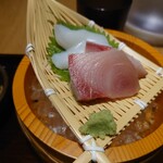 千里中央海鮮食堂 はなれ おーうえすと - お造り２種　イカとブリ