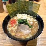 横横家 - らーめん※味薄め、油少なめ、麺普通に玉ねぎトッピング