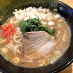 横横家 - らーめん※味薄め、油少なめ、麺普通に玉ねぎトッピング