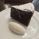 ジェラテリア テオブロマ - クラシックチョコレートケーキ
