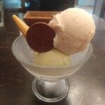 ジェラテリア テオブロマ - りんご&ピスタチオのジェラート