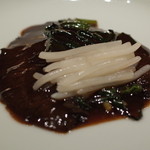 メゾン・ド・ユーロン - 中国醤油で煮込んだ「名物！黒いフカヒレ姿煮」 2014.11.2x