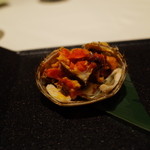 メゾン・ド・ユーロン - 丸ごと上海蟹の姿蒸し オレンジ色のメスは卵を 2014.11.2x