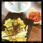 牛之宮 - ランチサラダ ワカメスープ キムチ
            
            キムチがすごく美味しい♬