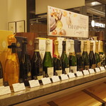 ワインショップ・エノテカ - ドリンク写真:ちょっと寄ってみて