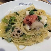 fish&wine BLUE OCEAN GRILL - 赤いかと明太子としろ菜のペペロンチーノ