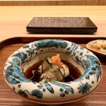 鮨 八咫烏 - 牡蠣の酒蒸し