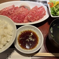 焼肉 しんうち 神楽坂 - 