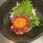 ハッケン酒場 可部中央店 - 馬刺ユッケ