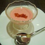 シェ ヨコイ - 苺のスープとシャンパンのジュレ