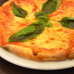 イカリヤ食堂 - フレンチなのにピッツア