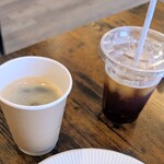 ジェイズピザ - ホットコーヒーとアイスコーヒー
