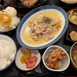 てっぺん - 「鶏と白菜のクリーム煮定食」この内容でJust1000円♡