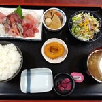 三四味屋 - 料理写真:刺身定食（全景）