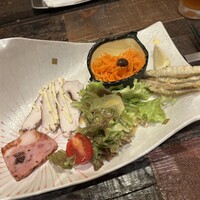 鉄板ビストロ ラフ+たす - 