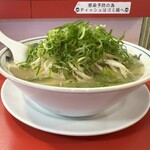 ラーメン 福 - ラーメン（横から）