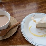 マルシェ - メープルレアチーズケーキとアッサムティー