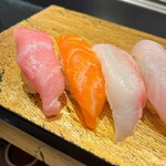 立鮨 すし横 イイトルミネ新宿店 エキナカ - 特上にぎり　1,880円　10貫（エビ汁付き）