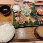 大戸屋 - 料理写真:鯖炭火焼きと鶏竜田揚げの定食
