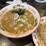 幸せの炒飯 - スープ。今日は横浜家系