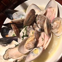 白金Baru - 色んな貝の白ワイン蒸し