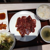 馬車道 de 焼肉 DOURAKU CORRIDA 北仲ブリック＆ホワイト店 - 