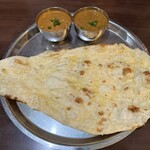 ヒマラヤダイニング - 2種類カレーセット　ガーリックナン変更