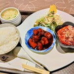 味亭 - サービスランチ「酢豚･麻婆豆腐ランチ」火曜日