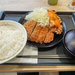 松屋 さいたま見沼店 - ロースかつ＆コチュマヨ唐揚げ定食（ご飯特盛)