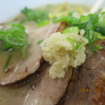 麺屋 彩未 - 味噌チャーシュー麺上の生姜