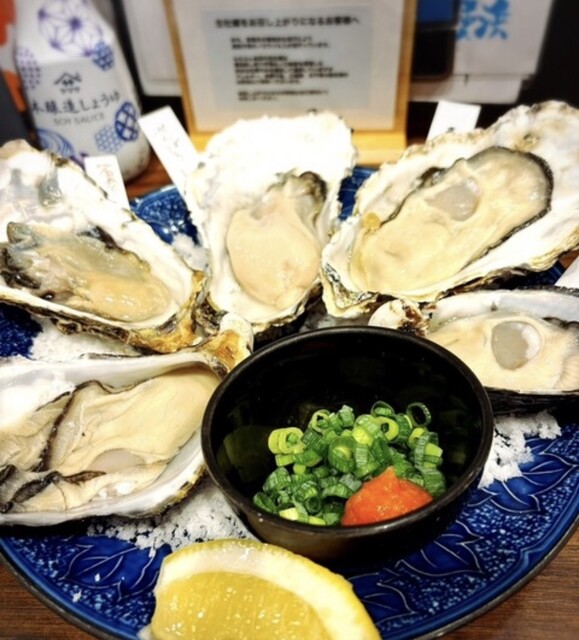 by 食べ歩きくん12 : 生牡蠣と極み牛タン RAKUGAKI 横浜鶴屋町店