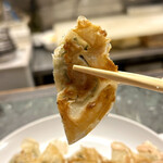 餃子の店 もも - パリっとひと口サイズ