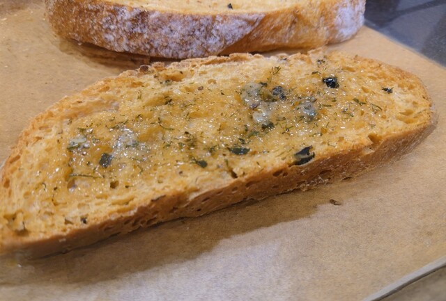 BAKERY & BISTRO CRUST サテライトショップ本荘店（クラスト） - 羽後本荘（パン）の写真