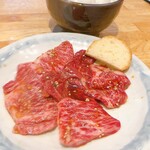 神泉ホルモン 三百屋 - デザート笑　ハラミ(タレ)と白米の最強コラボ