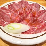 神泉ホルモン 三百屋 - 大好きツラミ！永遠に食べられるやつ！