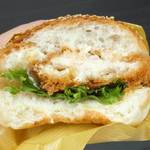 モンタボー 東京国際空港店 - カマンベールチキンカツの中身