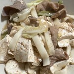 新来軒 - キャベツ、豆腐、うどんを一緒煮込んで旨辛！