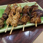 福徳 - 焼き鳥(シロ×1,トリ×2,レバー×2)(¥400)